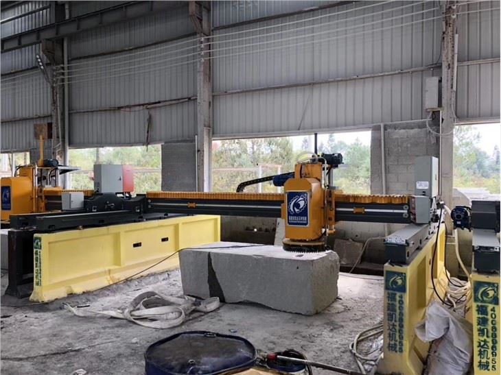 Stone Cutter Bridge Bottom Machine